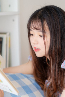 女生穿校服上厕所